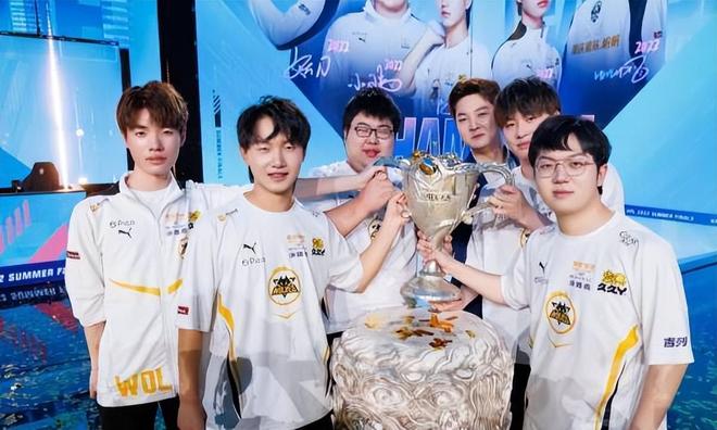 Fnatic 击败 MIBR 以获得 VALORANT Champions 2025 季后赛资格