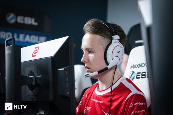 T1 战胜 Dplus KIA 在 LCK 2025赛季